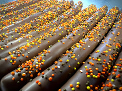 O'Shea's Candies Sweet Shop - Pretzel Rods - 2 PK - Milk Chocolate w/ Customized Color - Rainbow